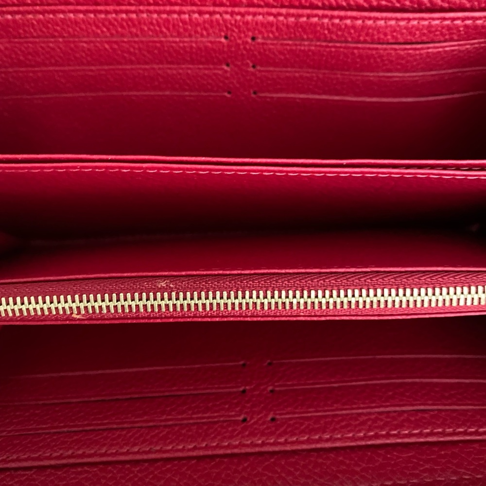 Scarlett Louis Vuitton zippy Wallet - Picture 10 of 11